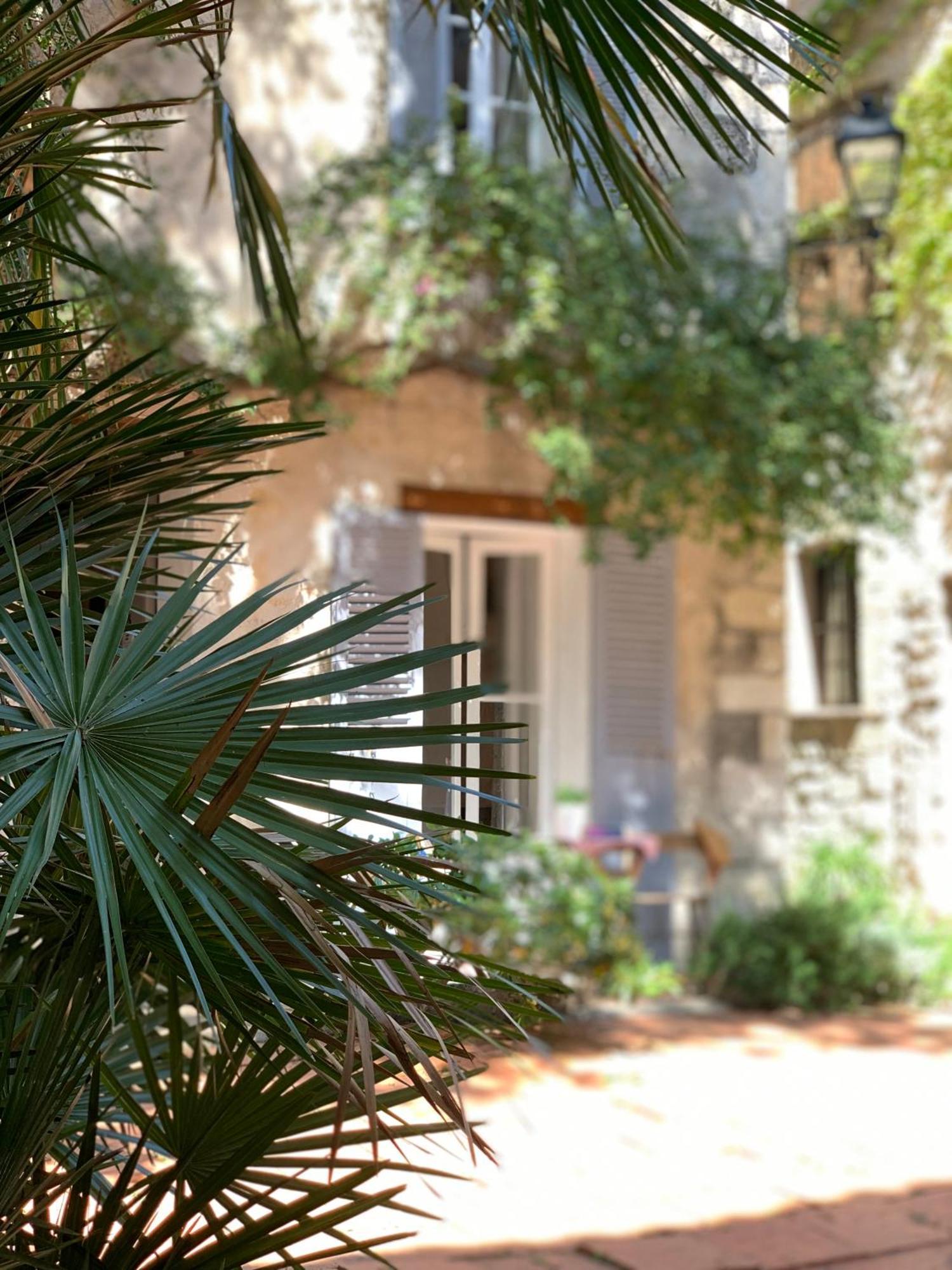 La Cle De La Porte Bed & Breakfast *
