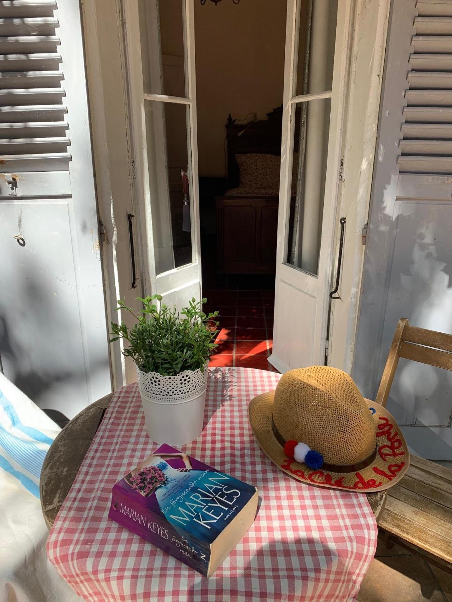 La Cle De La Porte Bed & Breakfast *